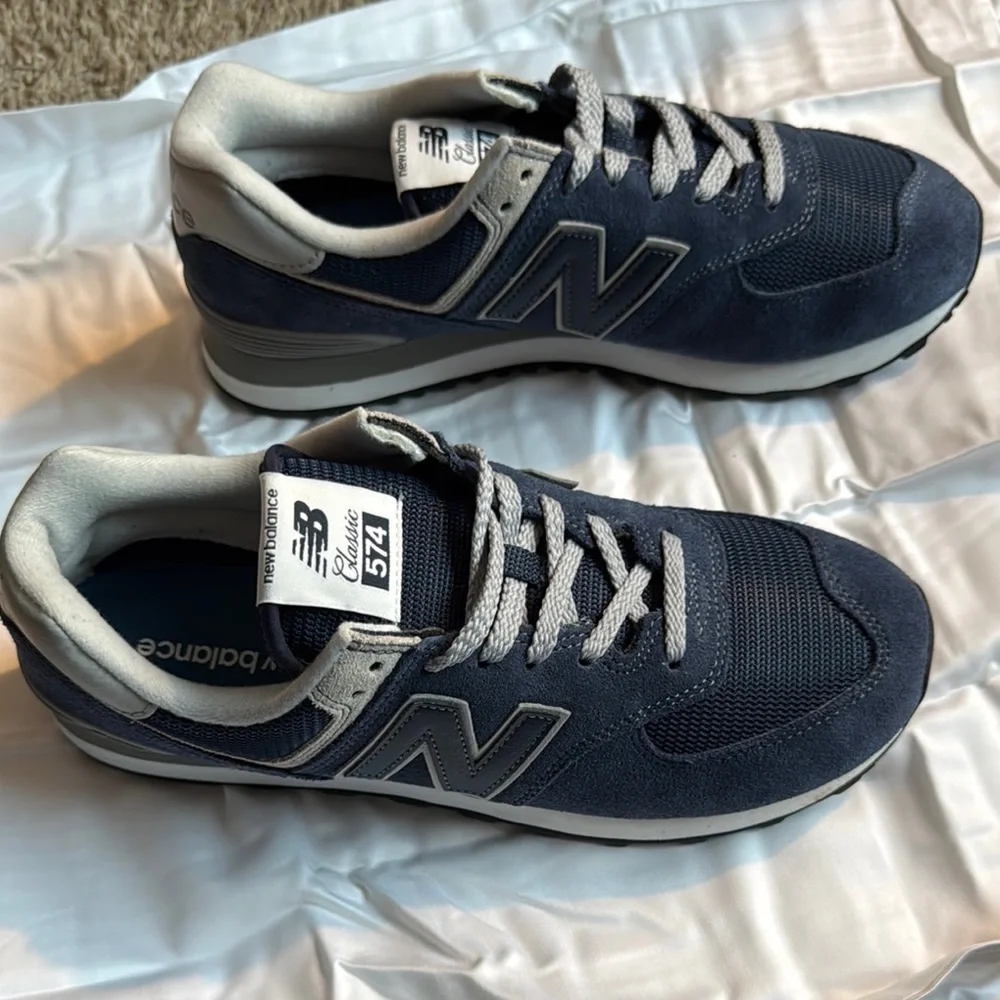 New Balance Women’s  Blue Sneakers - Picture 7 of 8